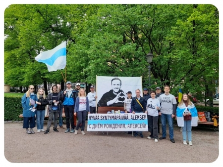 В Хельсинки поздравили Алексея Навального