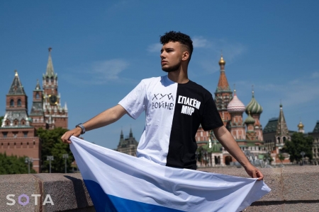 Петар Танев на антивоенном пикете в Москве