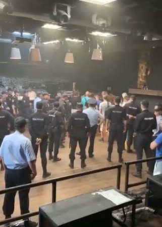 Полиция сорвала концерт группы Anacondaz. Пермь. 23 июля 2022.