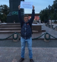 Александр Дмитриев протестовал в день голосования