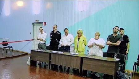Судилище над Алексеем Навальным и Даниэлем Холодным