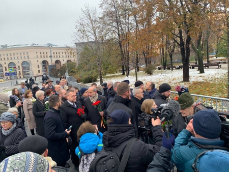 Полицаи препятствуют проведению акции "Возвращение имен" в Москве